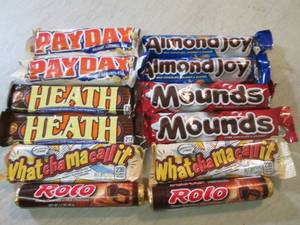 lot 79 image: 12 Assorted Candy Bars  B-1...