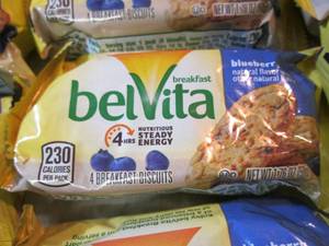 lot 109 image: 16 4-Pack Belvita Blueberry Breakfa...