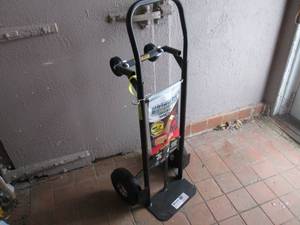 lot 191 image: Milwaukee 800 Pound Capacity 2-In-1...