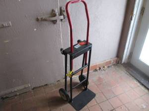lot 196 image: Milwaukee 300500 Pound Capacity Co...