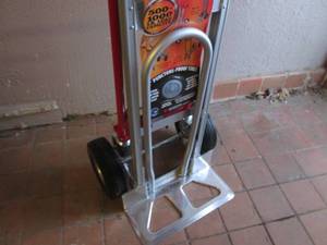 lot 200 image: Milwaukee 1000 Pound Capacity 4-In-...