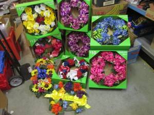 lot 230 image: Lot of Assorted Fake Flower Wreaths...