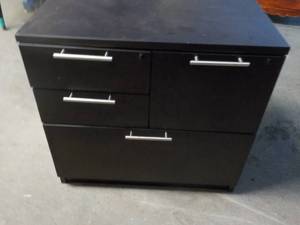 lot 1 image: New Metal File Cabinet 31 x 22 x29...