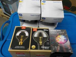 lot 45 image: New 2 - 250 w Heat Lamps, 2 - 40 w...