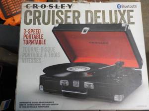 lot 55 image: Crosley Cruiser Deluxe Blue Tooth 3...