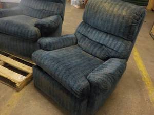 lot 139 image: 2 Rockers Recliners need cleaning...