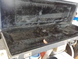 lot 102 image: Carvin Electric Guitar Hard Case...