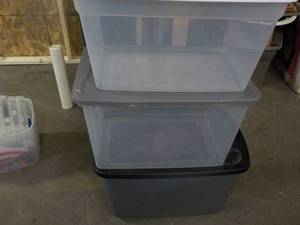 lot 118 image: 3 Totes with Covers...