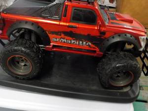 lot 120 image: Armadillo Truck 22 x 12 New in Box...