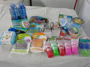 lot 171 image: Childrens Bathtub Fun Lot all new...