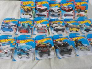 lot 186 image: 17 Hot Wheels Vehicles all new ...