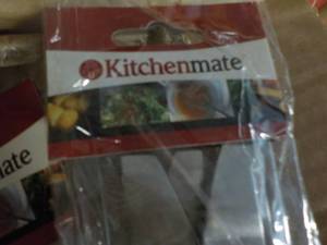 lot 209 image: Kitchen mate Knifes case of 72...