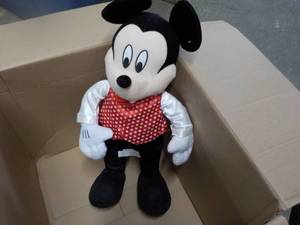 lot 211 image: Huge Lot of Stuffed animals some n...