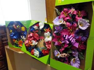 lot 222 image: 3 Artificial Wreaths...
