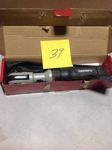 lot 39 image: Husky 50 ft.lbs. 38 in. Ratchet Wrench in good condition