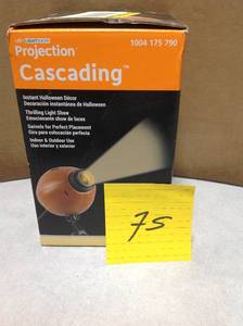 lot 75 image: PROJECTION CASCADING INSTANT HALLOWEN DCOR  in good condition