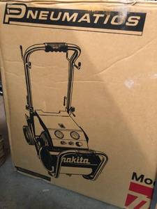 lot 2007 image: Makita 3.0 HP, 115VAC, 5.2 gal. Portable Electric Oil-Lubricated Air Compressor, 140 psi not used