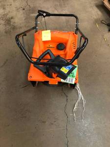 lot 2008 image: YARDMAX 18 in. Single-Stage Gas Snow Blower in good conditions