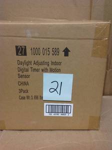 lot 21 image: Case of 3 Defiant SunSmart 8 Amp In-Wall Digital Timer New