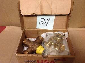 lot 24 image: Apollo 34 in. Lead Free Bronze PEX Barb Thermostatic Mixing Valvein good condition