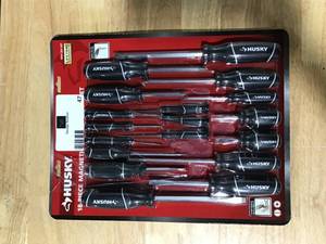 lot 47 image: HUSKY Magnetic Hand Tool Screwdriver Set 18-Piece
