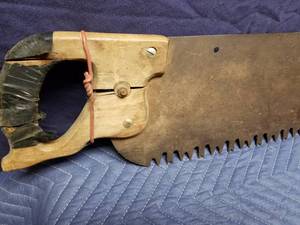 lot 3 image: Saw
