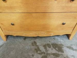 lot 23 image: Wood Dresser 