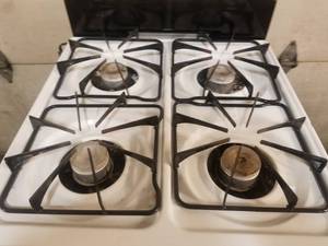 lot 26 image: Maytag Magic Chef Stove 