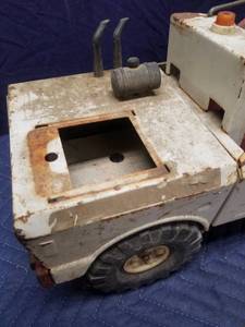 lot 42 image: Toy