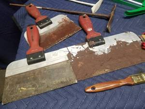 lot 46 image: Painting Supplies