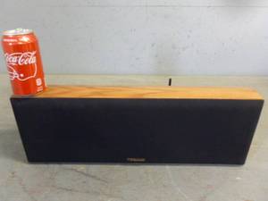 lot 2 image: Klipsch Speaker