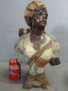 lot 4 image: Vintage Mantle Bust