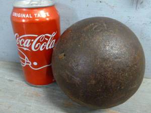lot 6 image: Vintage Cannon Ball