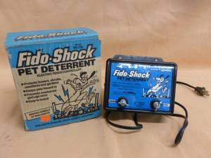 lot 12 image: Electric Fence Controller