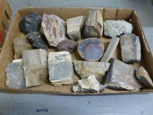 lot 23 image: Collector Rocks