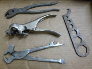 lot 30 image: Vintage Specialty Tools