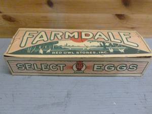 lot 53 image: Vintage Red Owl
