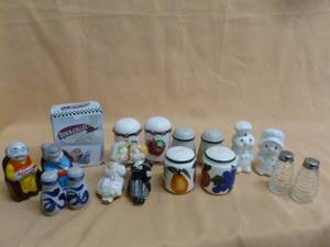 lot 56 image: Salt & Pepper Shaker Sets