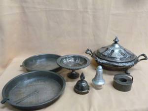 lot 84 image: Vintage Kitchen Items
