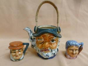 lot 101 image: Vintage Salt And Pepper Set