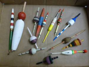 lot 108 image: Vintage Wooden Bobbers