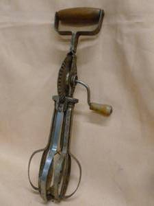 lot 115 image: Vintage Egg Beater
