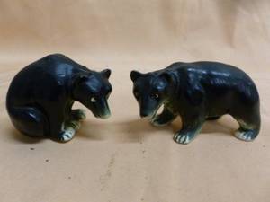 lot 120 image: Vintage Salt And Pepper Set
