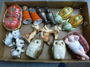 lot 126 image: Salt & Pepper Shaker Sets