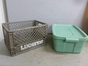 lot 177 image: Storage Tote