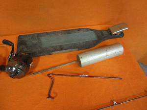 lot 23 image: Lot of Misc. Fishing Items