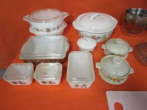 lot 28 image: Lot of Kitchen Items