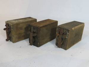 lot 3 image: 3 Ford Model T Battery Cells