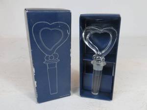 lot 10 image: Towle Bottle Stopper