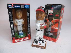 lot 33 image: 2 Collectible Baseball Bobbleheads